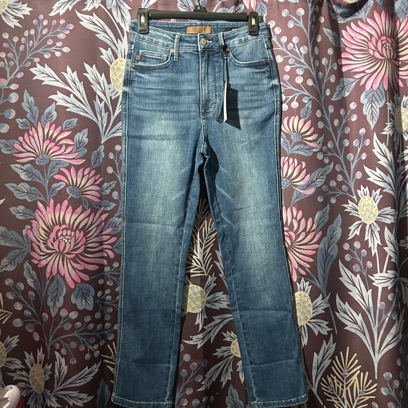 Judy Blue Denim - Judy Blue Classic Straight Leg Capri Jeans